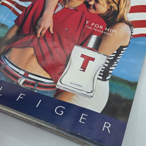 Stuff Magazine October 2002 Paulina Rubio Issue - Picture 10 of 12